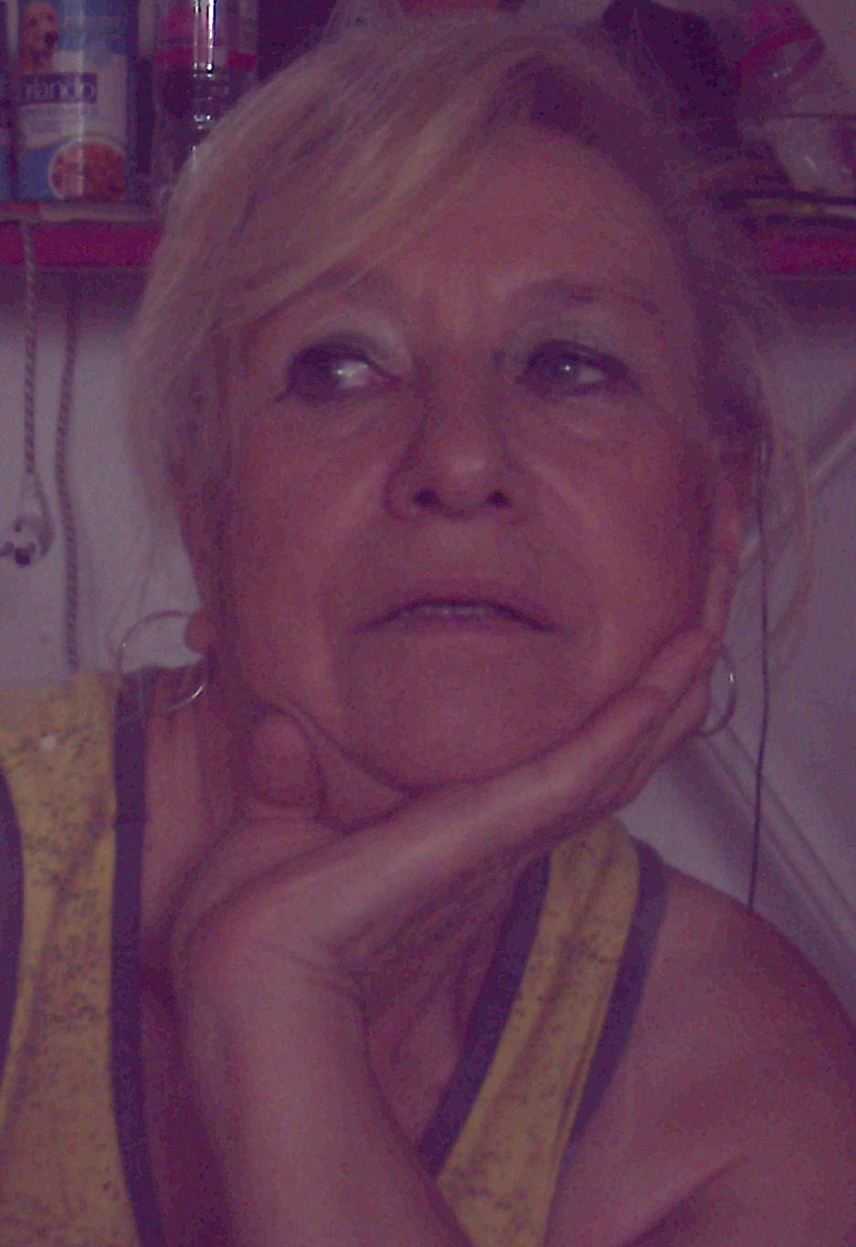 Das war ich vor 12 Jahren mal. Jetzt gibt es nur noch Hundefotos, mich will keiner mehr sonst aufs Bild haben